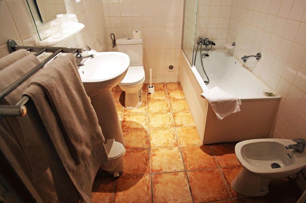 Logis Hotel Restaurant Auberge De L'Espinouse Fraisse-sur-Agout Εξωτερικό φωτογραφία